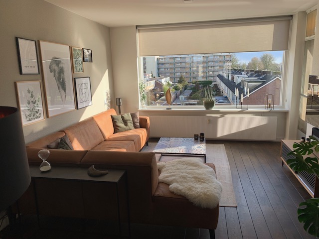 Mooi ruim 4 kamer appartement met 2 slaapkamers!