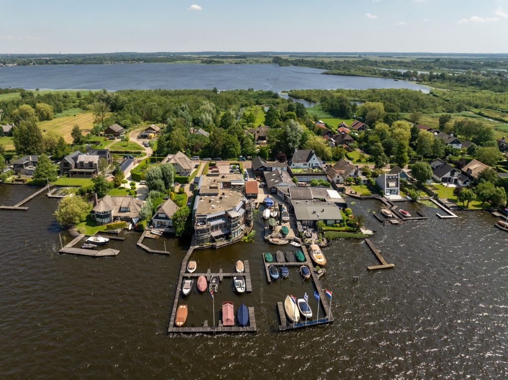 Luxe gemeubileerd appartement aan de Loosdrechtse Plassen