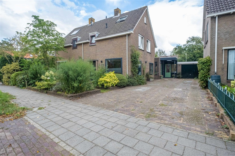 Twee onder een kap woning