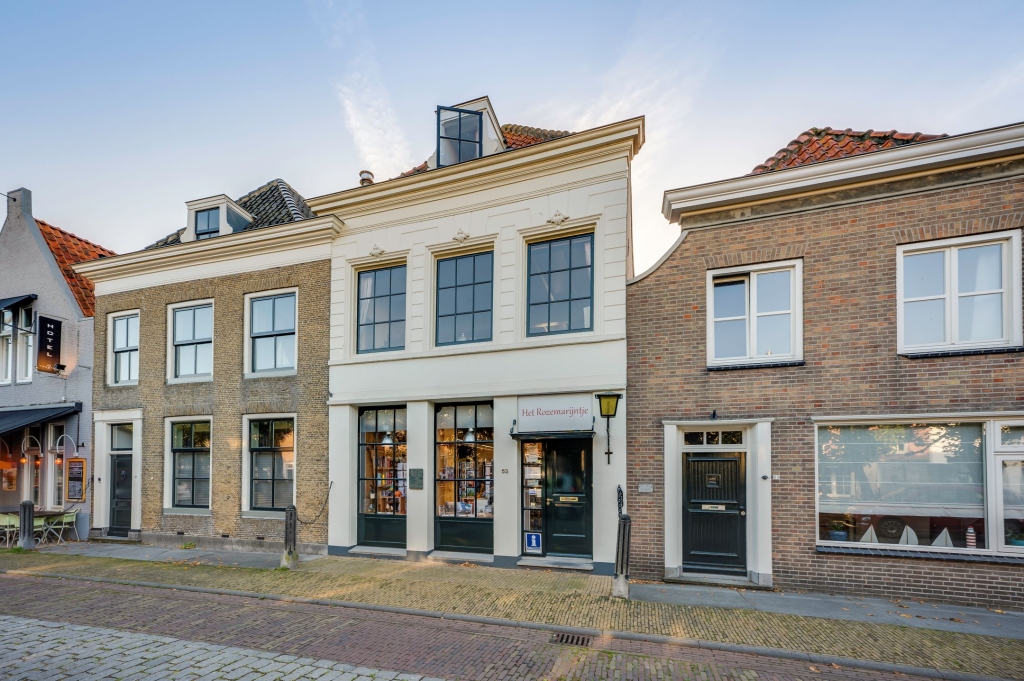 Een goed onderhouden Herenhuis anno 1906 met riante tuin en dakterras nabij haven