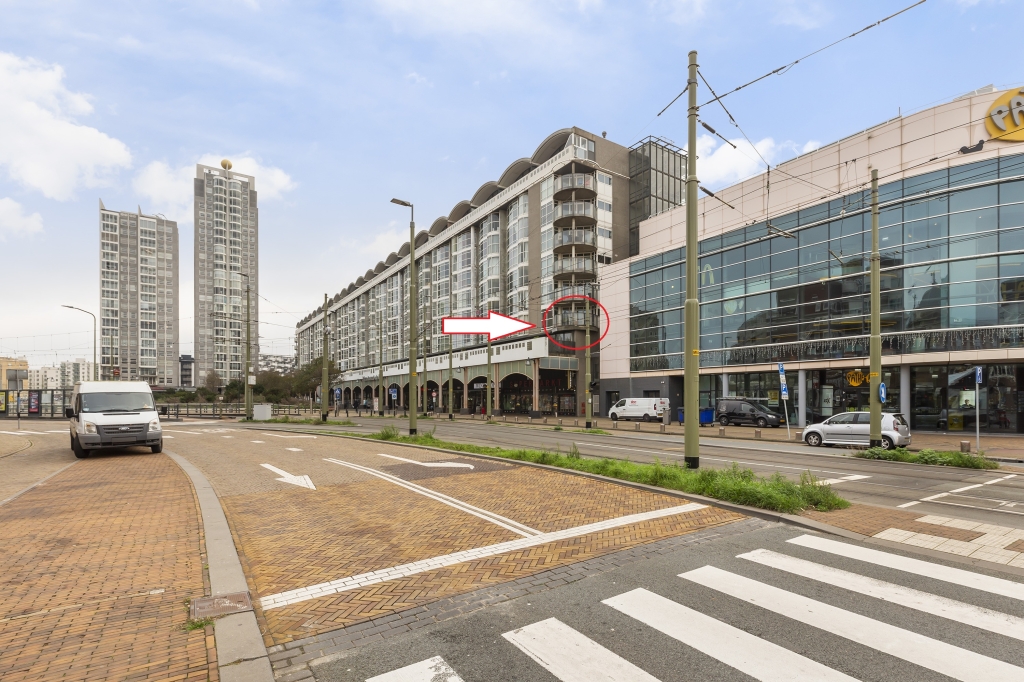 3-KAMER APPARTEMENT MET PARKEERPLAATS, VLAKBIJ HET STRANDÂ 