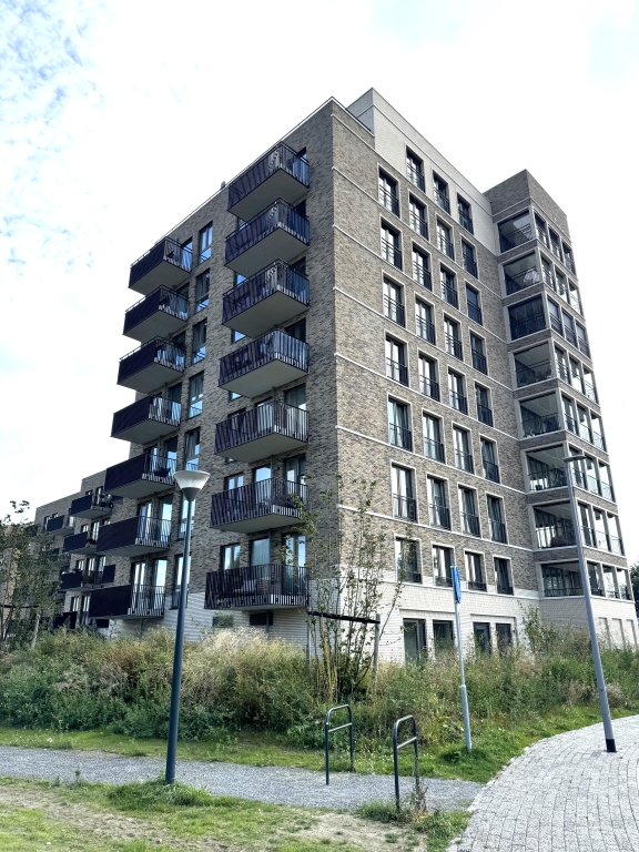 1 NOVEMBER: GESTOFFEERD 3-KAMERAPPARTEMENT