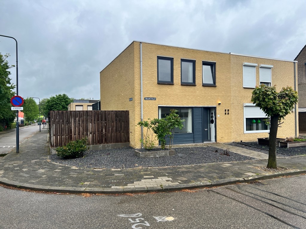 Woning aan de Zwaanstraat, 6135EL, Sittard in Sittard